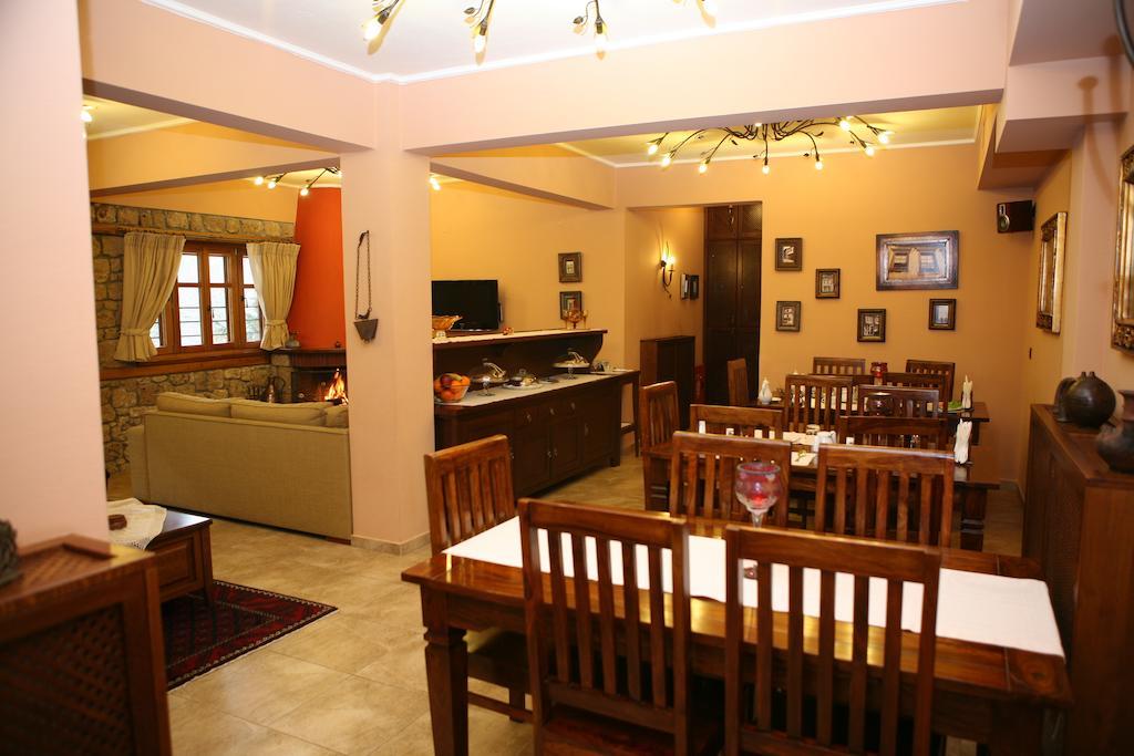 鱼子套房酒店 Káto Loutrákion 外观 照片